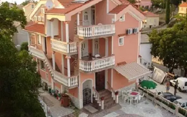 Apartments Ivec