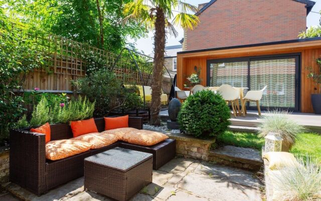Riverside Haven in London