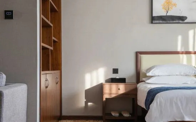 Asia-American Hotel (Dabuhe Light Rail Station)