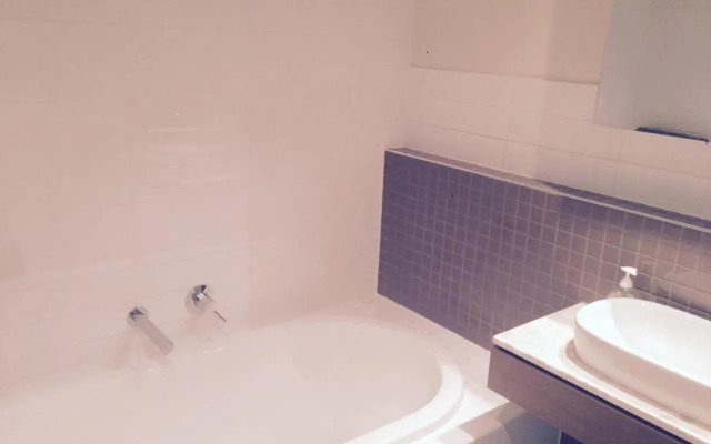 Breakwater Apartment