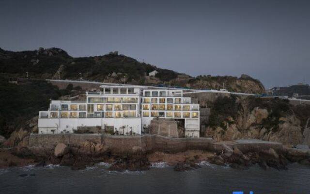 Sea Cliff Hotel