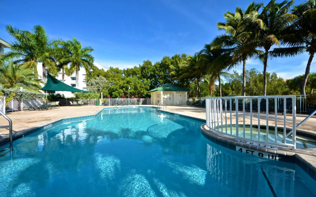 Sunrise Suites Resort