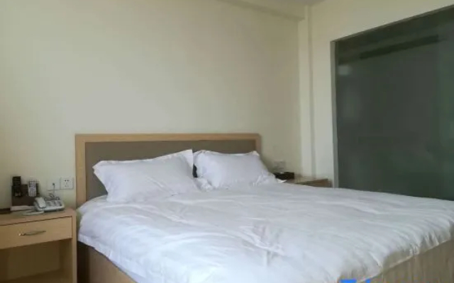 Zhenfeng Business Hotel