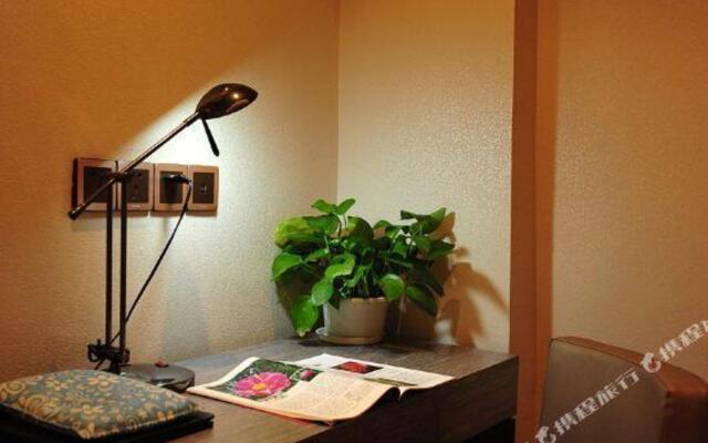 Shiyan Jiahua Holiday Hotel (Wuyan Shopping Mall People's Hospital Branch)