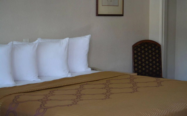 Welcome Inn on Colorado Blvd