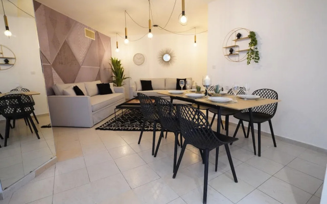 YalaRent Afarsemon APT complex with pool - For Families & Couples