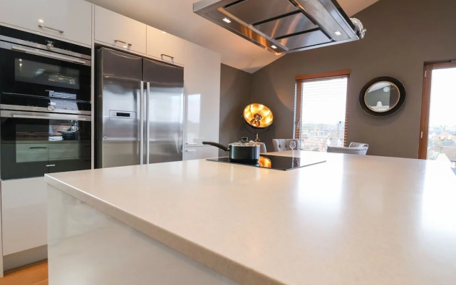 Woodbridge Penthouse