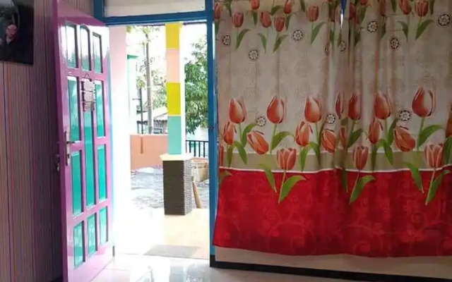 Backpacker Omah Warno Syariah near Tugu