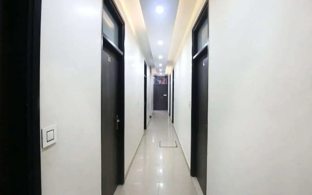 Hotel Crossroads by OYO Rooms