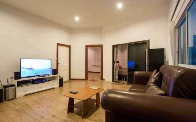 Ban Pak Hua Hin Pool Villa