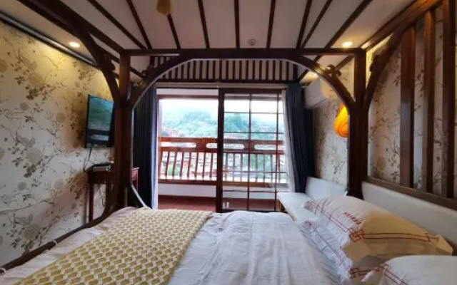 Xijiang Qianhu Miao Village Yunjian Mid-Mountain Guest House (Observation Deck Store) – Guest Rooms – Qiandongnan