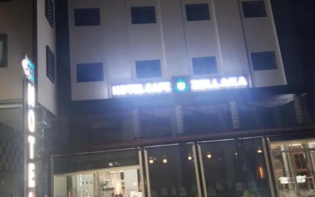 ZELLAKA hôtel & café