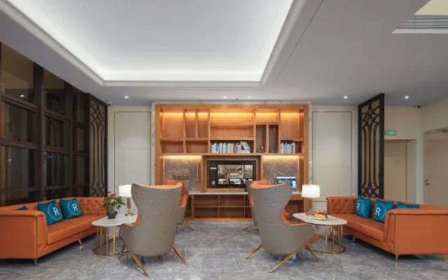 Vienna International Hotel (Huaxing Road, Huaxian County, Anyang City)