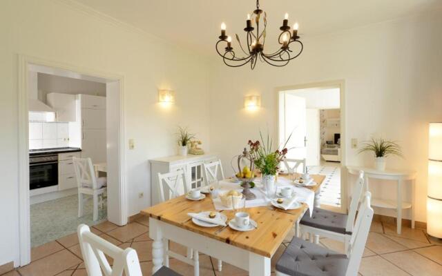 Ferienhaus Fur 8 Personen Mit Kamin & Terrasse