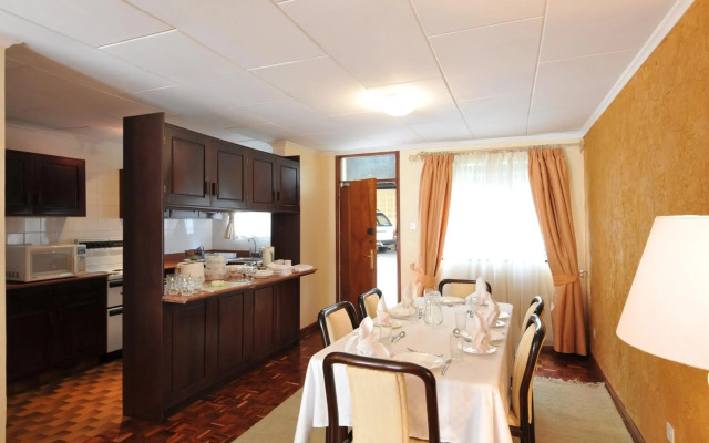 Mimosa Court Apartments