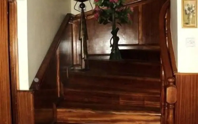 Classic Guest Houss