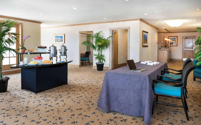 Hilton San Diego Airport/Harbor Island