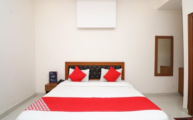 Chandra Palace By OYO Rooms