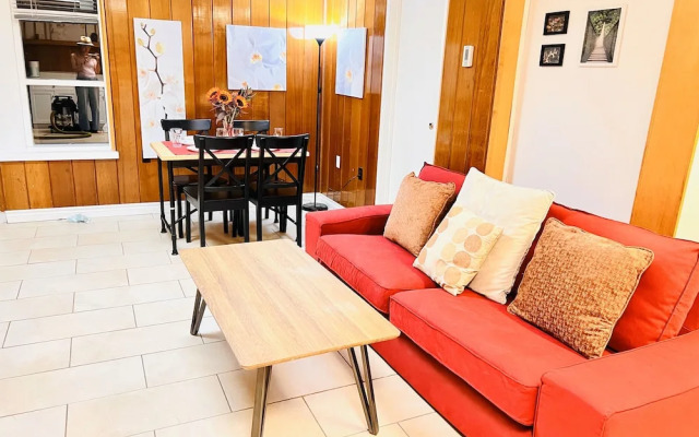 ART House Burnaby Two Bedrooms Suite