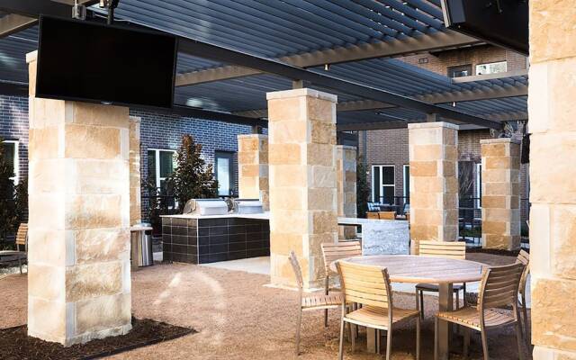 Urbanlights at Legacy West