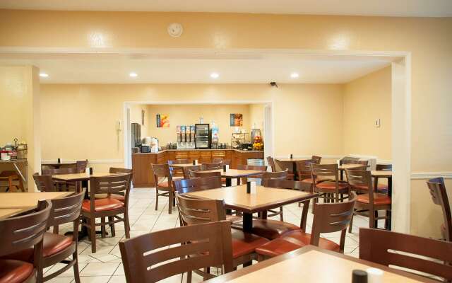 Best Western Village Inn