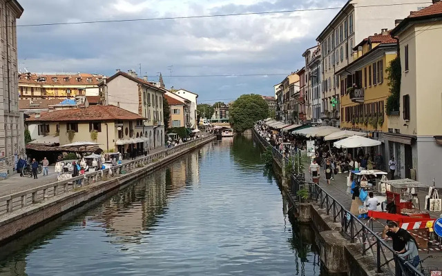 Unique 4 Storey House on Naviglio 4Bd, 4Bt