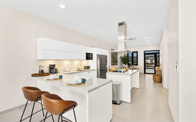 Catalina Residence Apt 3 - L.g. Smith Boulevard 546-j