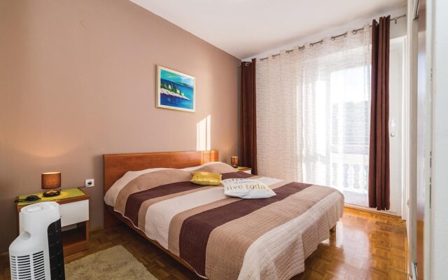 Nice Apartment in Novigrad With 4 Bedrooms