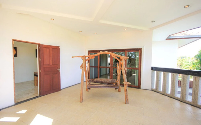 5 BR Pool Villa Close to Beach  CV5