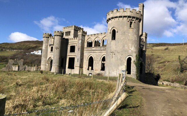 Clifden White Heather House