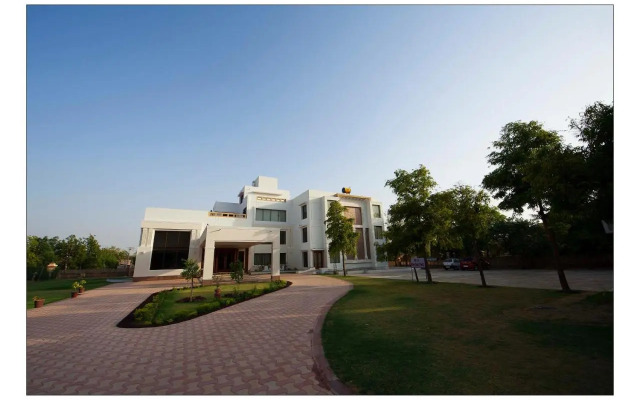 Lariya Resort