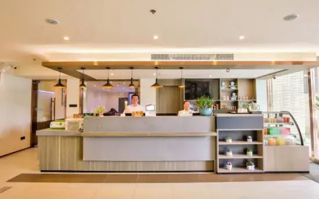 HanTing Hotel (Ningbo Li Hui Li Hospital Caihong South Road)