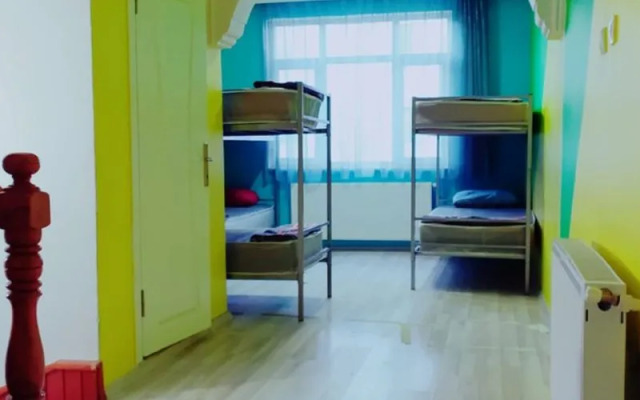 Eroz Hostel Old City