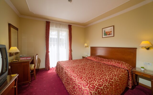 Continental Hotel 