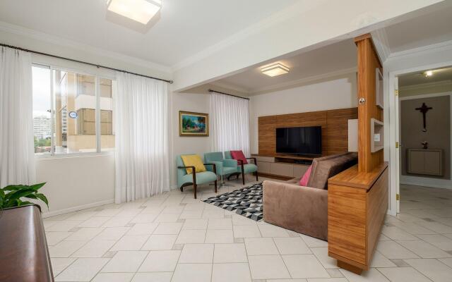 Lindo apto no Centro de Floripa ESO404