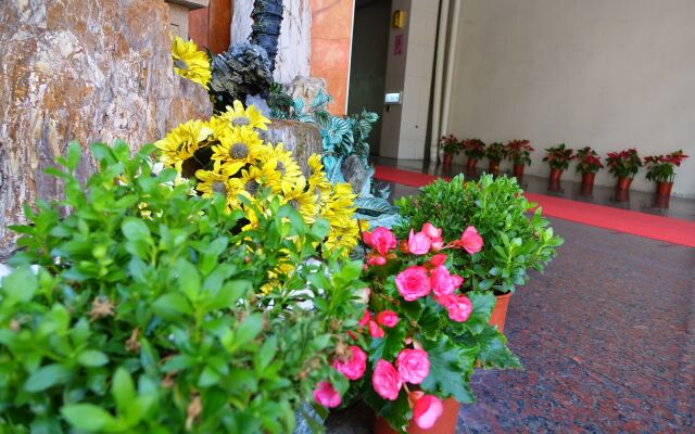 East Commercial Affairs Hotel