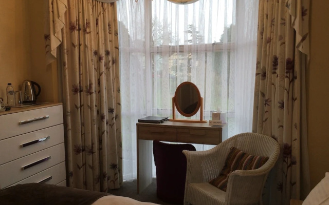 Avron House