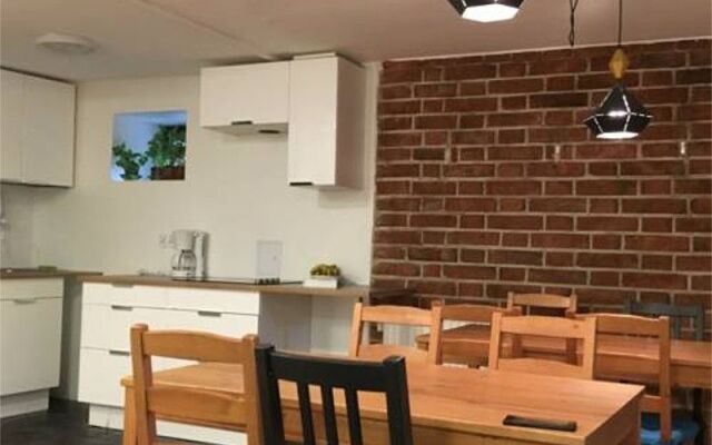 Six Suites, Old Town