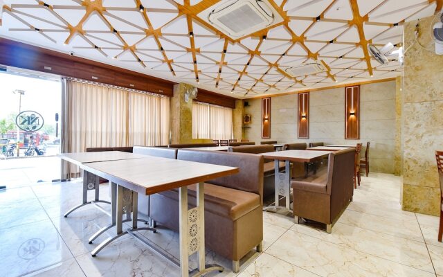 Fabhotel Vishwa