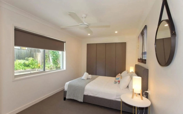 Depper St Charming Beach Side Home in Lovely Location