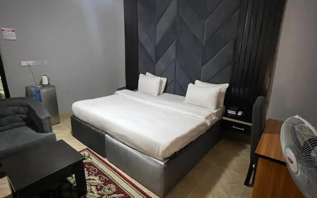 De Ross Hotel & Suites