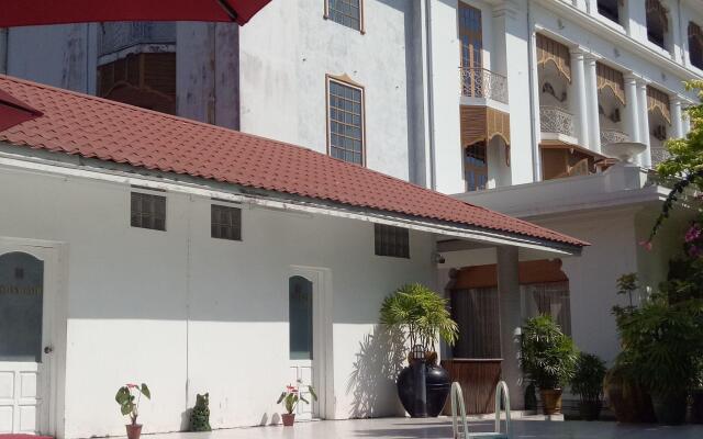 Yuzana Garden Hotel