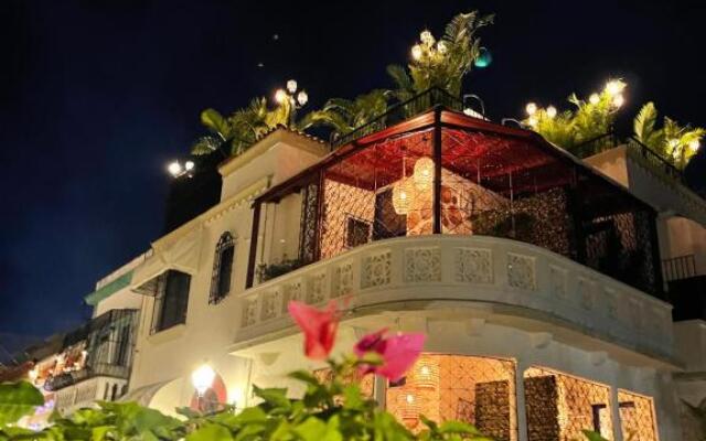 Studio 27 Colonial