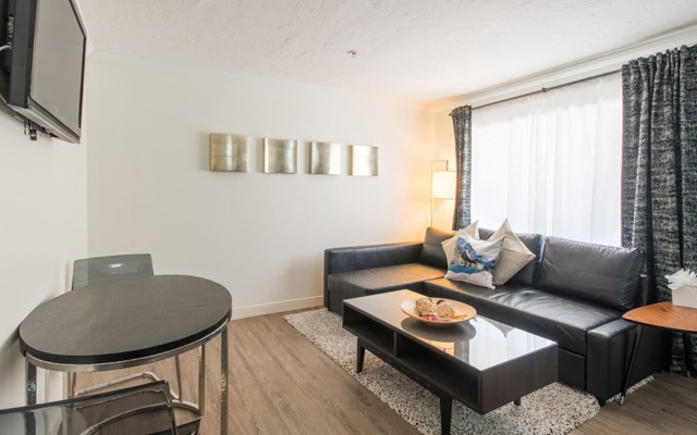 Hibiscus Suites - Gateway to Siesta Key