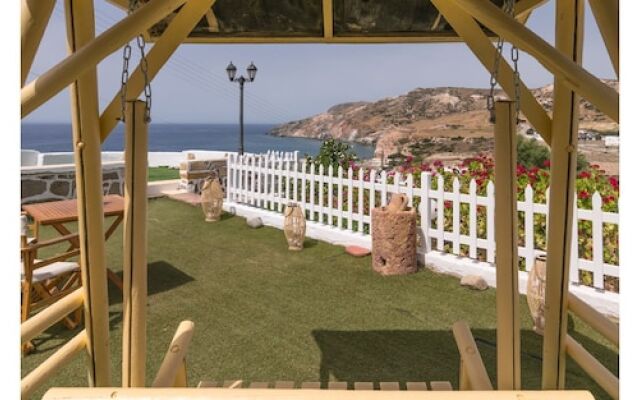 Avgerinos Deluxe Rooms