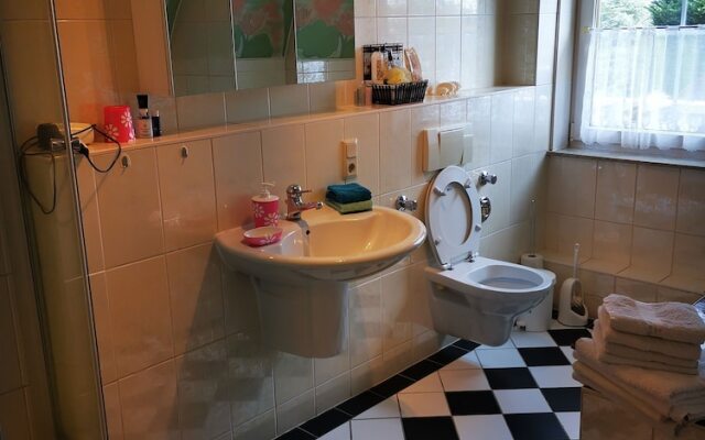2 Schlafzimmer Nähe Uniklinik Homburg