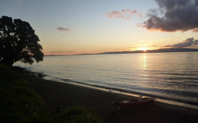 Pohutukawa Coast Bed & Breakfast
