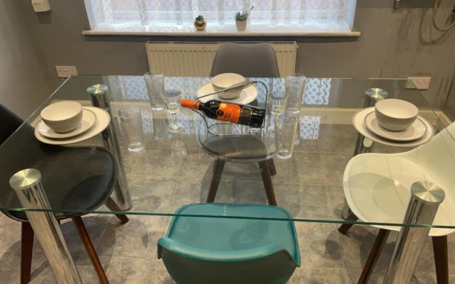 Impeccable 1-bed House in Pontefract