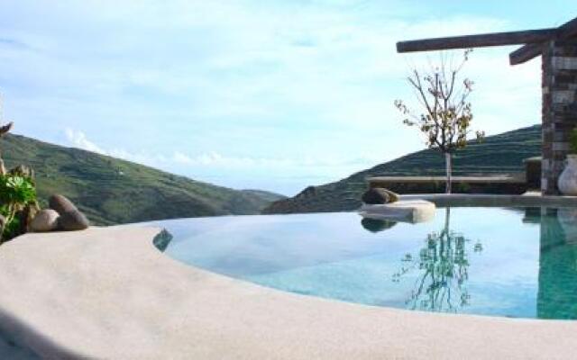 Villa Tripotamos