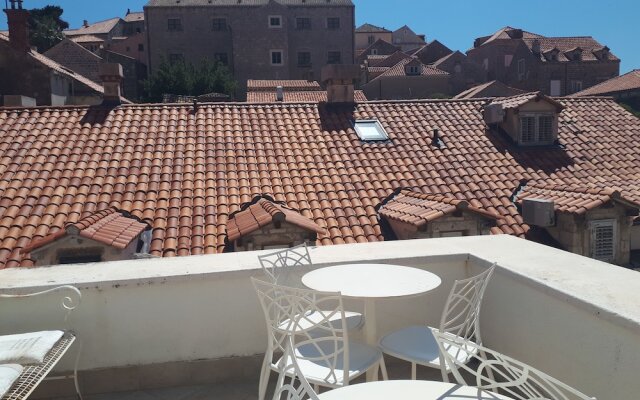 Old Town Ivory Apartments